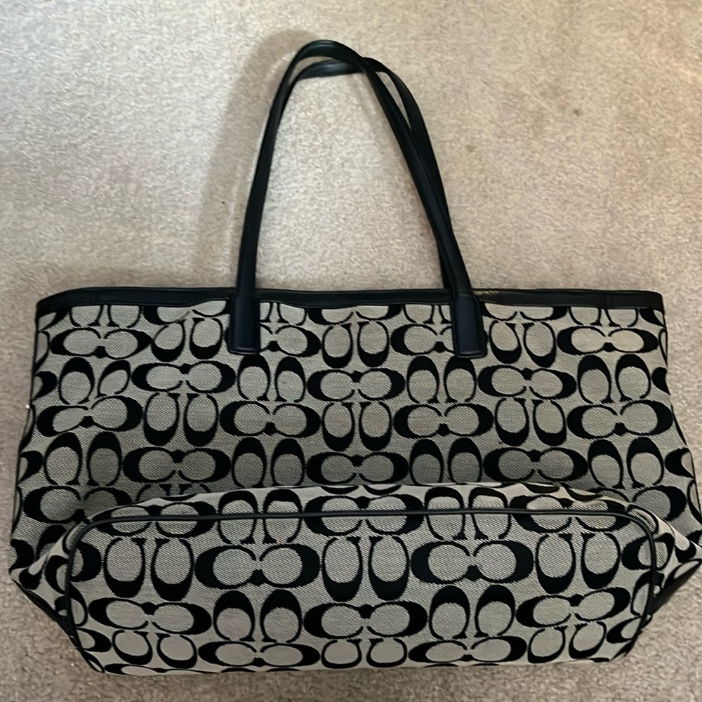 Authentic Coach shoulder bag